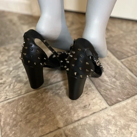 Spike 👠 heels - Picture 5 of 6